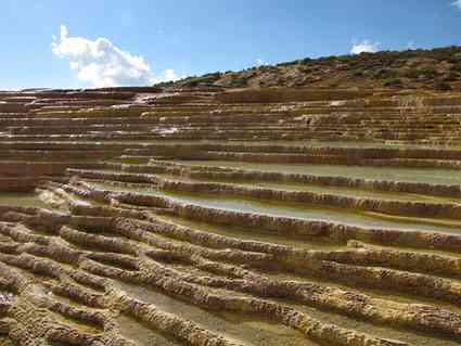 چشمه های پلکانی باداب سورت  چشمه های پلکانی باداب سورت