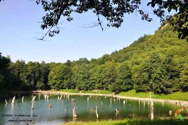 دریاچه چورت و چشمه هاي باداب سورت دریاچه چورت و چشمه هاي باداب سورت